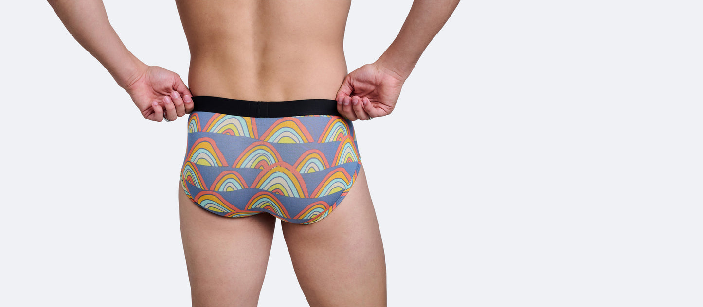 Brief | Retro Rainbows