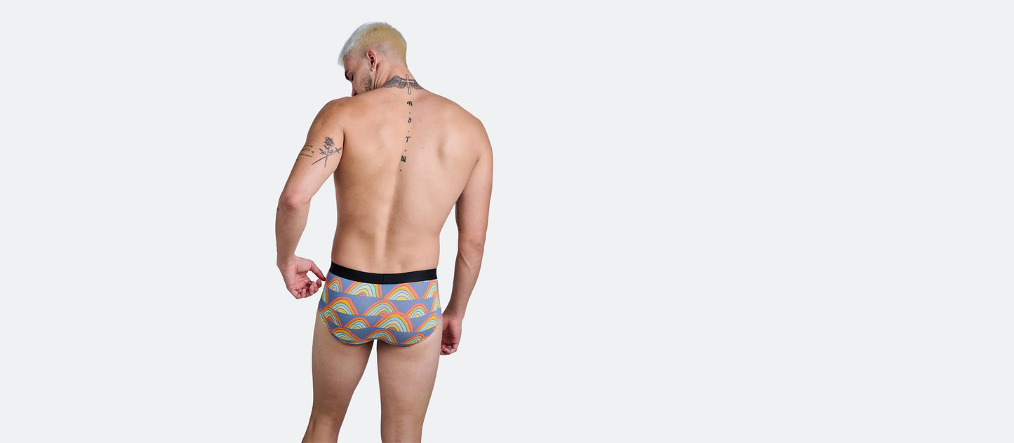 Brief | Retro Rainbows